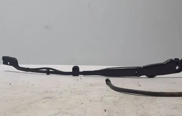 Volvo C40 Front wiper blade arm 31457316