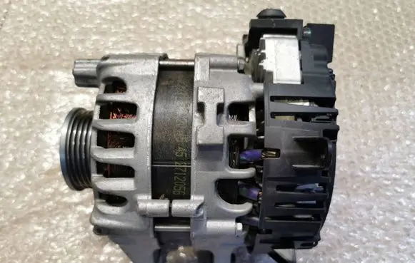 Fiat Panda III Generator/alternator 00521814000 720148983 2721297G