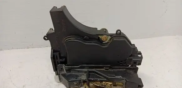 Mitsubishi Grandis Front door lock