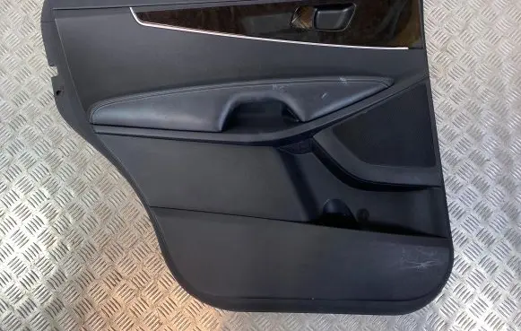 KIA Sorento Rear door card panel trim