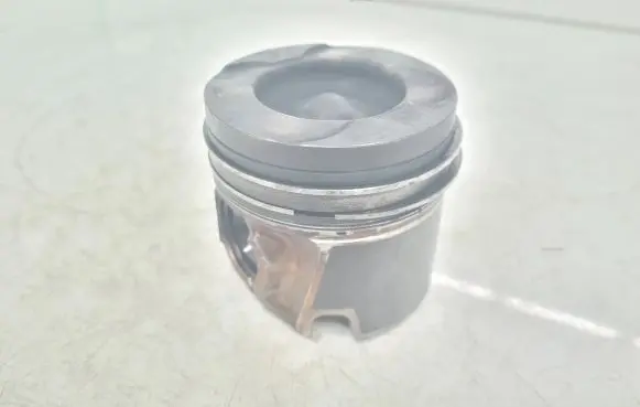 Mercedes-Benz Sprinter W906 Piston 