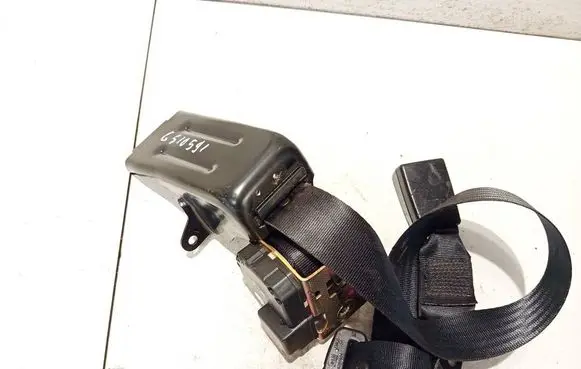 Rear seatbelt
