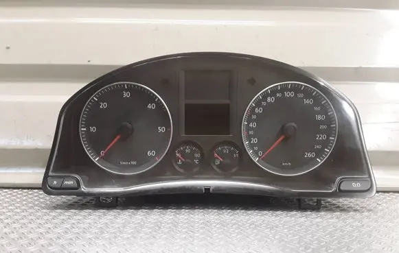 Volkswagen Golf Plus Speedometer (instrument cluster) 1K0920864B