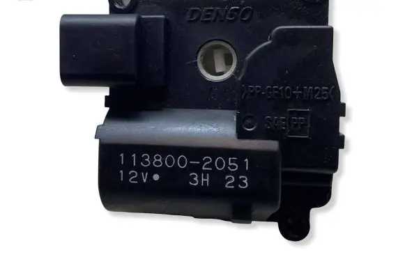 Toyota Avensis T250 Air flap motor/actuator 1138002051