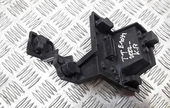 Audi TT Mk1 Tail light bulb cover holder 89100109