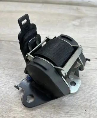 Opel Meriva A Middle seatbelt (rear) N93335123 F93390052 E904167074