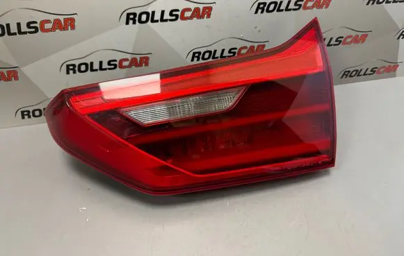 Tailgate rear/tail lights