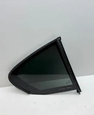 BMW 5 G30 G31 G38 Rear vent window glass 7381348 7387456