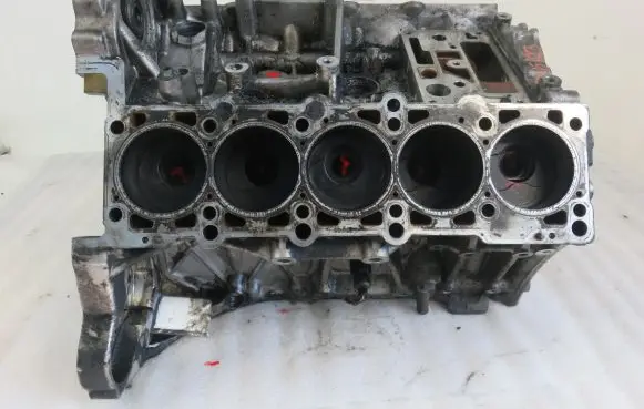 Volkswagen Touareg I Engine block AYH