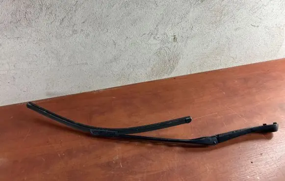 BMW 5 E60 E61 Front wiper blade arm 61617035089 4104