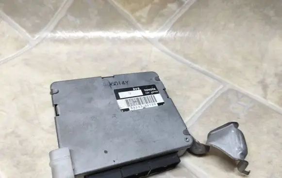 Lexus GS 300 350 430 450H Active stabilizer control unit 8924330120