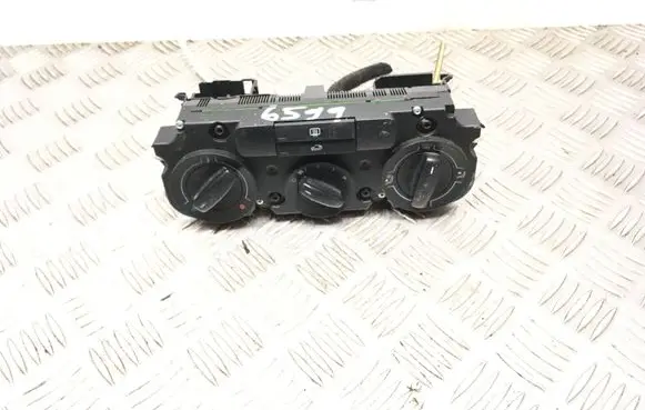 Volkswagen Golf V Climate control unit