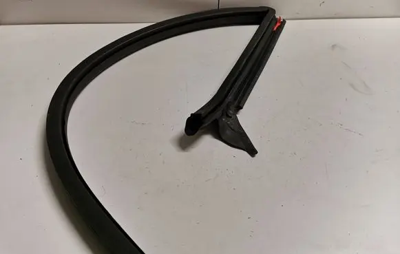 Audi A5 8T 8F Front door rubber seal 8T0845353