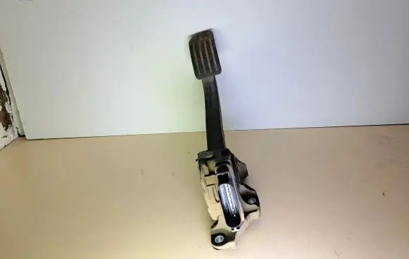 Volvo V70 Accelerator throttle pedal 6G929F836AD 6PV00922000 C95YE02