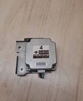 Nissan X-Trail T30 Torque split ecu control unit/module 41650EQ070 A68000U06