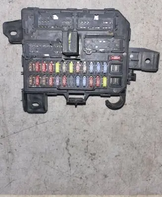 Ford Maverick Fuse module 2L84-14N068-AA