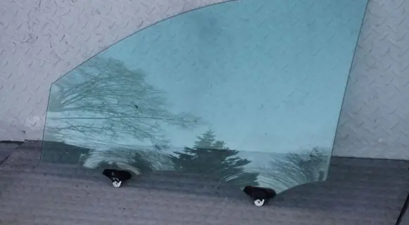 Honda CR-V Sliding door window/glass 