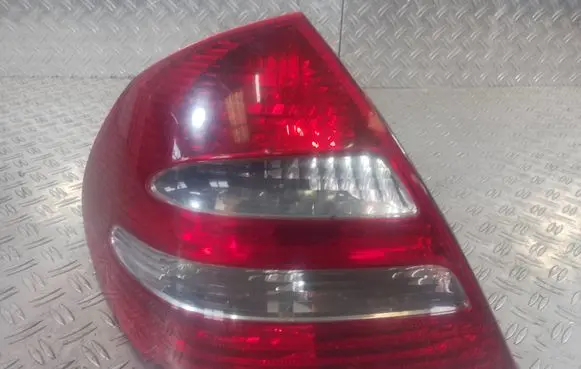 Mercedes-Benz E W211 Rear/tail lights 334007 A2118200364 54910809