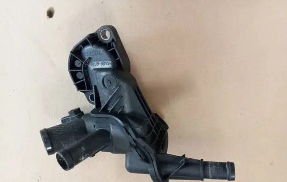 Renault Clio IV Thermostat/thermostat housing 110616064R