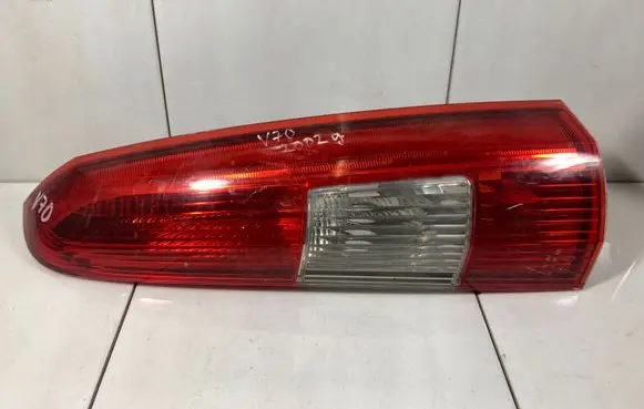 Volvo V70 Rear/tail lights 9154494