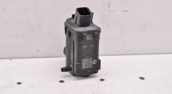 KIA Optima Windscreen/windshield washer pump 985102J500