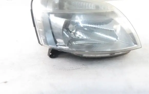 Peugeot Partner Headlight/headlamp