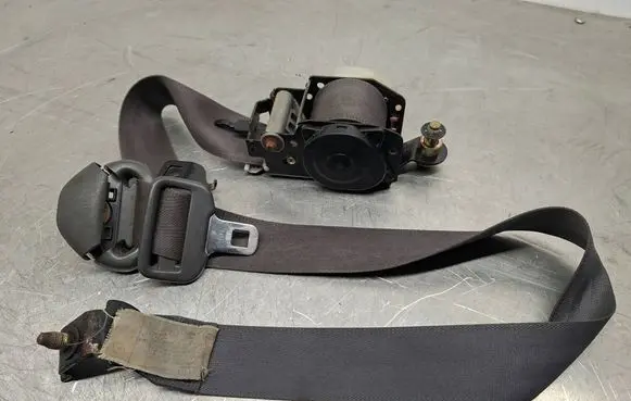 Toyota Hilux (N80, N90, N100, N110) Front seatbelt TKA95F951