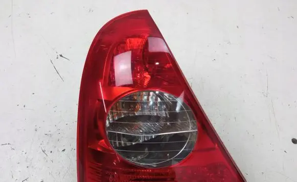 Renault Clio III Rear/tail lights VALEO8200071413