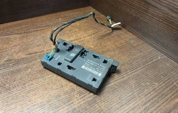 Mercedes-Benz Vito Viano W639 Door control unit/module 6398200026 A6398200026