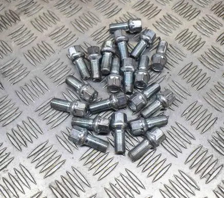 Audi A4 S4 B9 8W Nuts/bolts 
