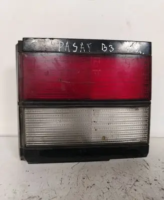 Volkswagen PASSAT B3 Tailgate rear/tail lights 333945107