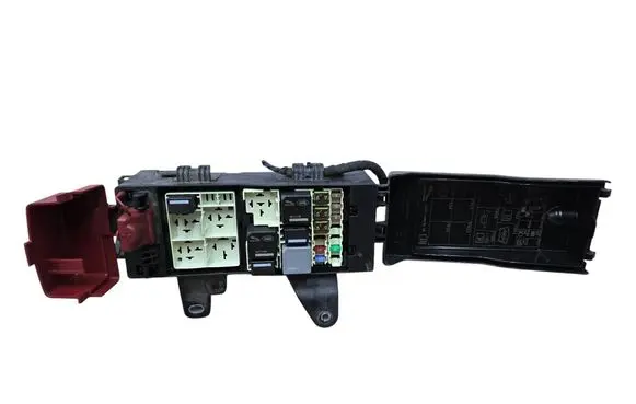 Jaguar F-Pace Fuse module GX7314A076AA P00147268A