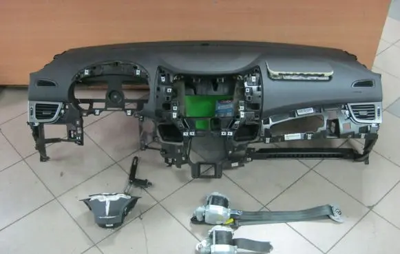 Hyundai Elantra Airbag set with panel 