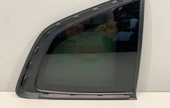 BMW X3 G01 Rear side window 7410068