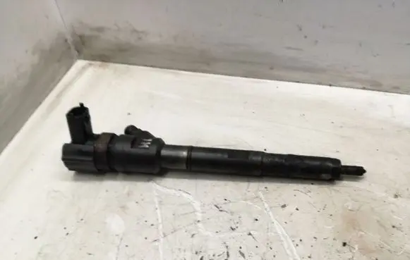 Hyundai H-1, Starex, Satellite Fuel injector 0445110275