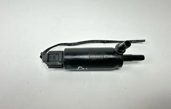 BMW 7 F01 F02 F03 F04 Headlight washer pump 7217792