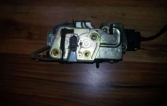 Mazda 323 F Rear door lock