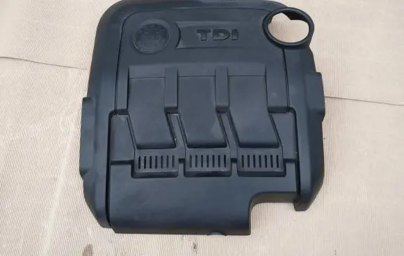 Skoda Fabia Mk2 (5J) Engine cover (trim) 03P103925C