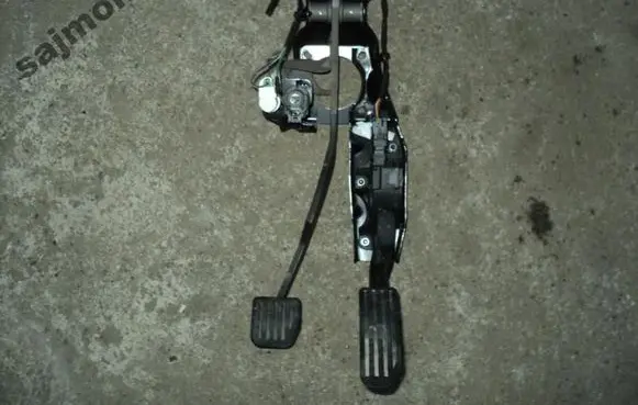 Land Rover Freelander 2 - LR2 Brake pedal bracket assembly 