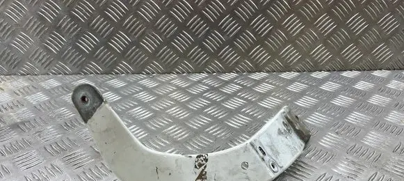 Headlight/headlamp mounting bracket
