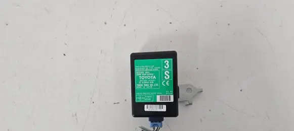 Toyota Prius (XW30) Door control unit/module 8974047031 61B663000