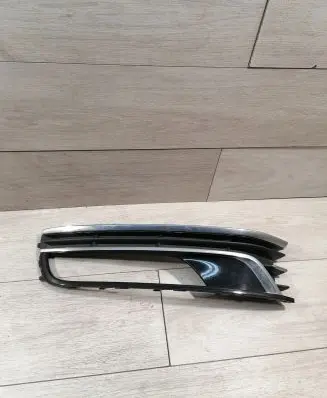 Volkswagen PASSAT B7 Front bumper lower grill 3AA853655A