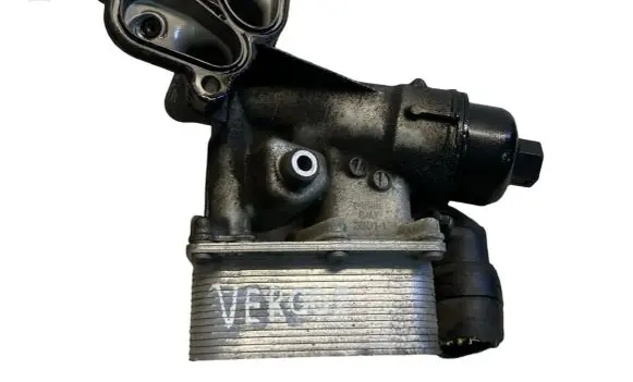 Oil filter mounting bracket