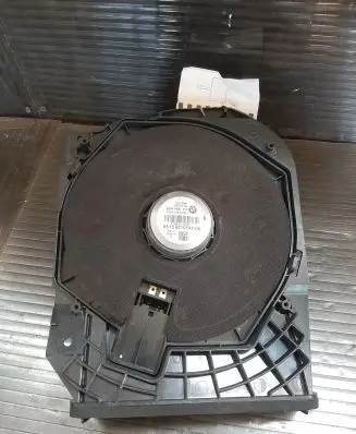 BMW 4 F32 F33 Subwoofer speaker 9210147