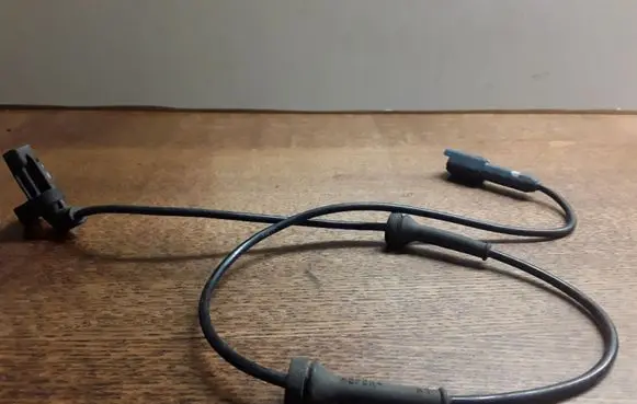 Peugeot 206 ABS brake wheel speed sensor 9647263380