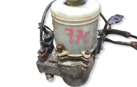Volkswagen Polo IV 9N3 Power steering pump 6Q0423155 6Q0423371A