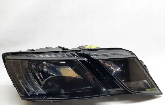 Skoda Octavia Mk4 Headlight/headlamp 5E1941016C
