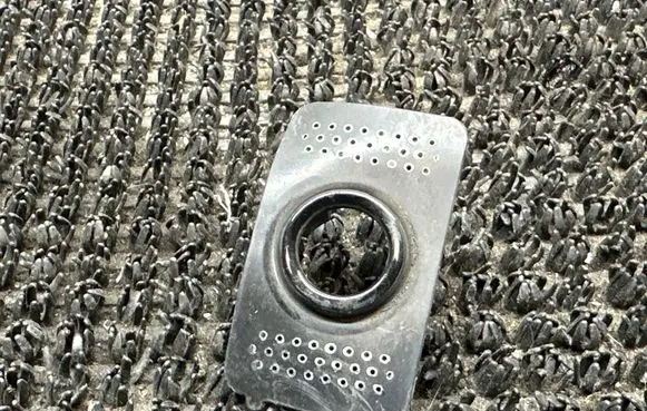 Mercedes-Benz CLS C218 AMG Rear parking sensor holder (PDC) 981090