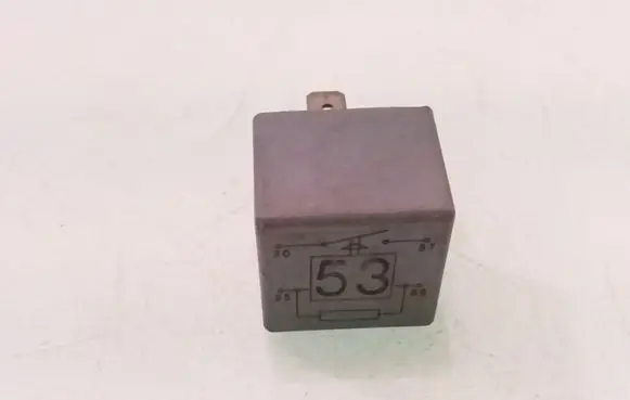 Volkswagen PASSAT B5.5 Other relay 141951253B 20240072