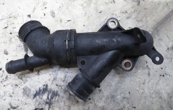 Jaguar XF X260 Engine coolant pipe/hose G4D3-8A544-AA